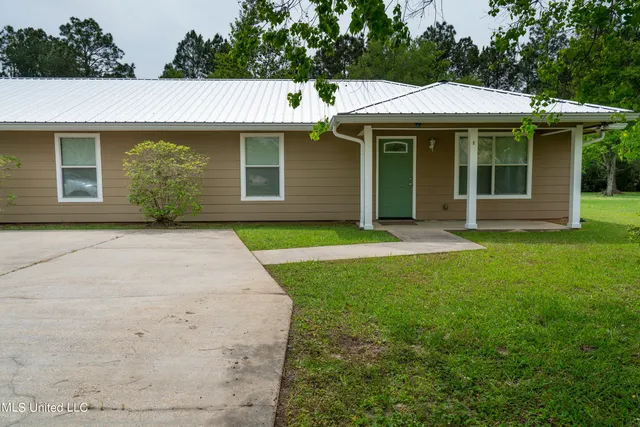 $1,500 | 22407 Freddie Frank Road, Unit B, Long Beach, MS 39560