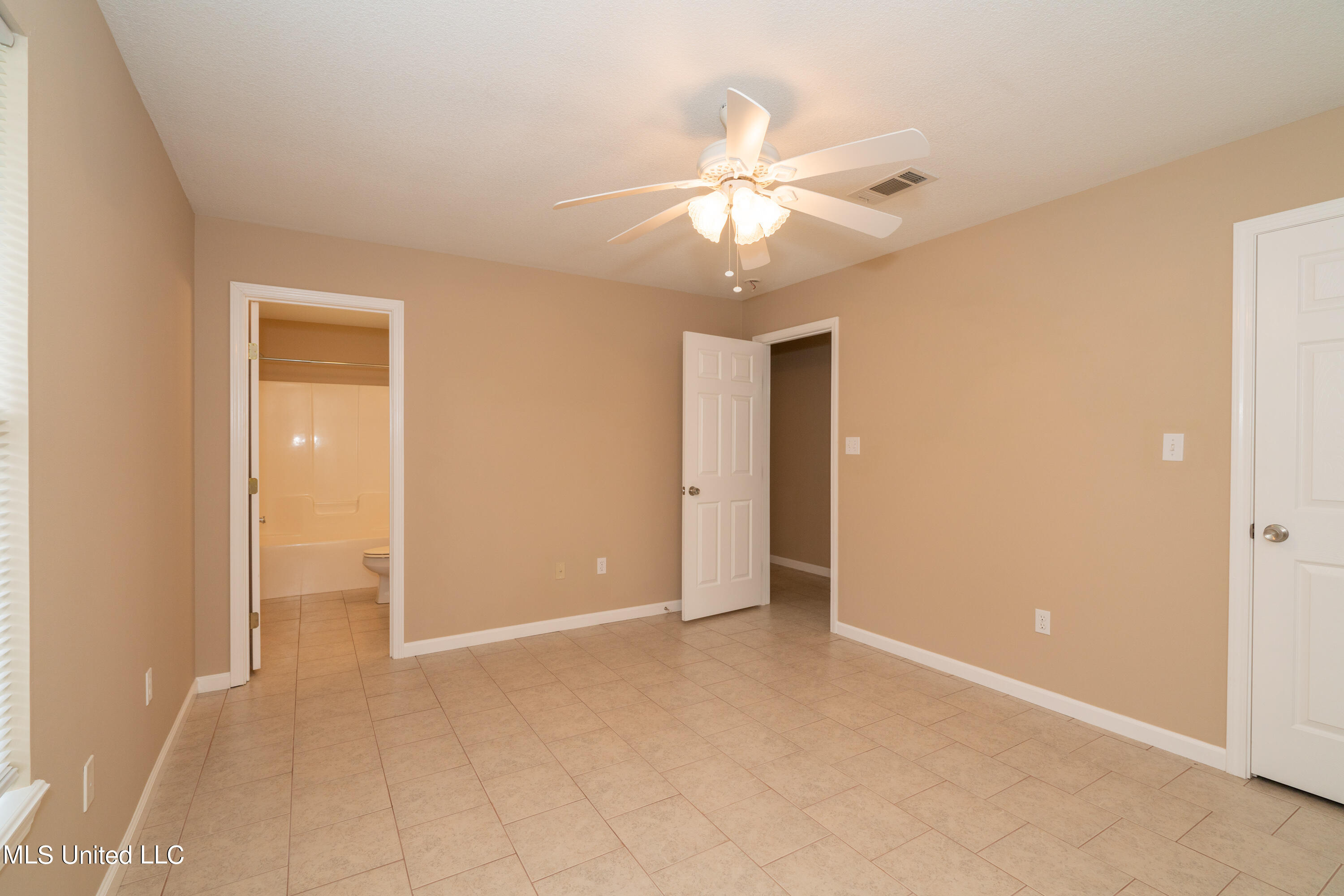 22407 Freddie Frank Road, Unit B Long Beach, MS 39560 - Photo 14 of 17 22407 Freddy Frank Road-01862