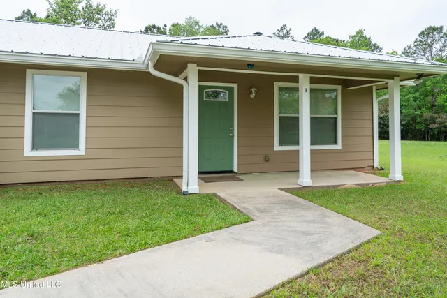 $1,500 | 22407 Freddie Frank Road, Unit B, Long Beach, MS 39560