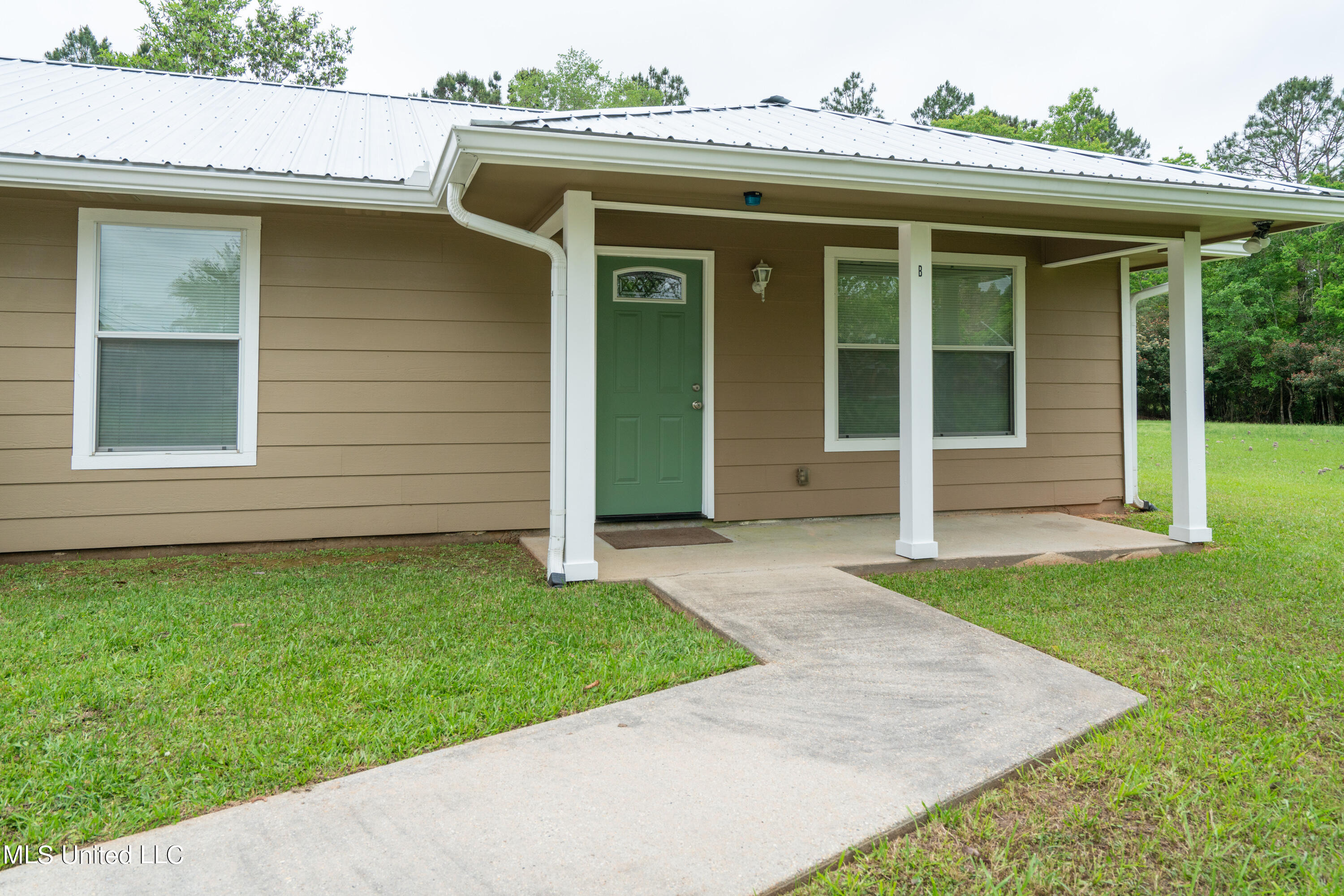 22407 Freddie Frank Road, Unit B Long Beach, MS 39560 - Photo 2 of 17 22407 Freddy Frank Road-01876