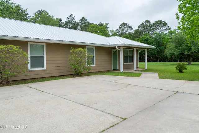 $1,500 | 22407 Freddie Frank Road, Unit B, Long Beach, MS 39560