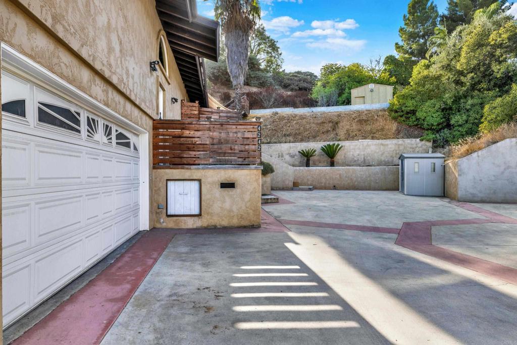 4242 Avenida Gregory Spring Valley, CA 91977 - Photo 8 of 68