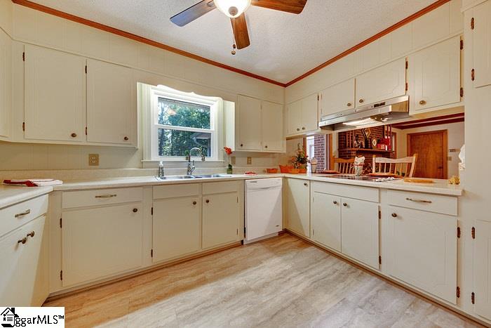 429 Allgood Bridge Road Pickens, SC 29671 - Photo 12 of 36