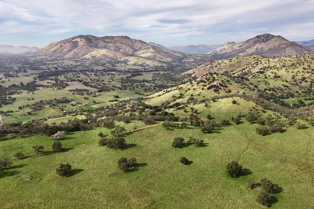 $2,500,000 | 35294 Ruth Hill Road, Clovis, CA 93619