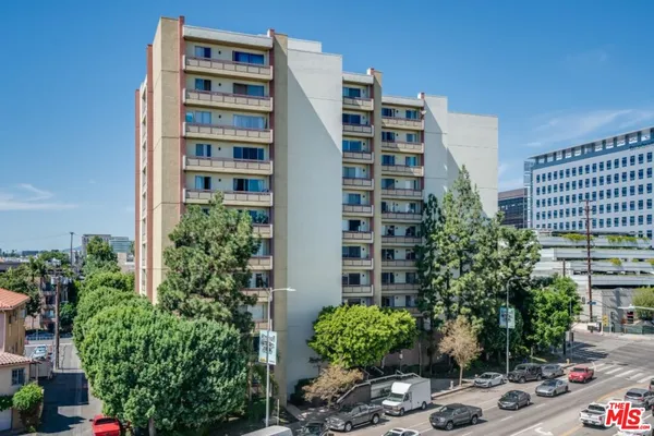 $3,500 | 321 South San Vicente Boulevard, Unit 705, Los Angeles, CA 90048