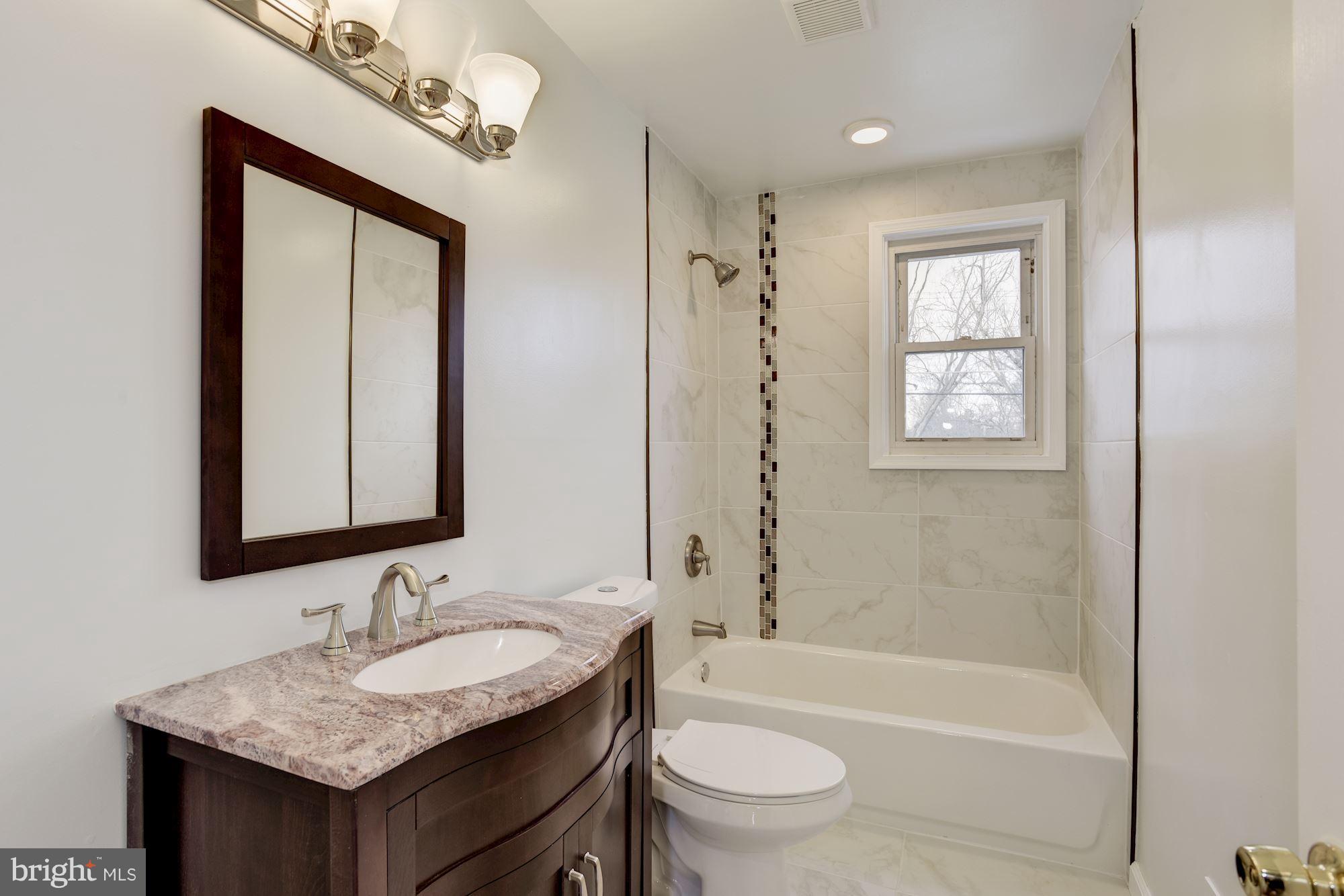 3400 Mayfair Road Baltimore, MD 21207 - Photo 17 of 27 Main level bath
