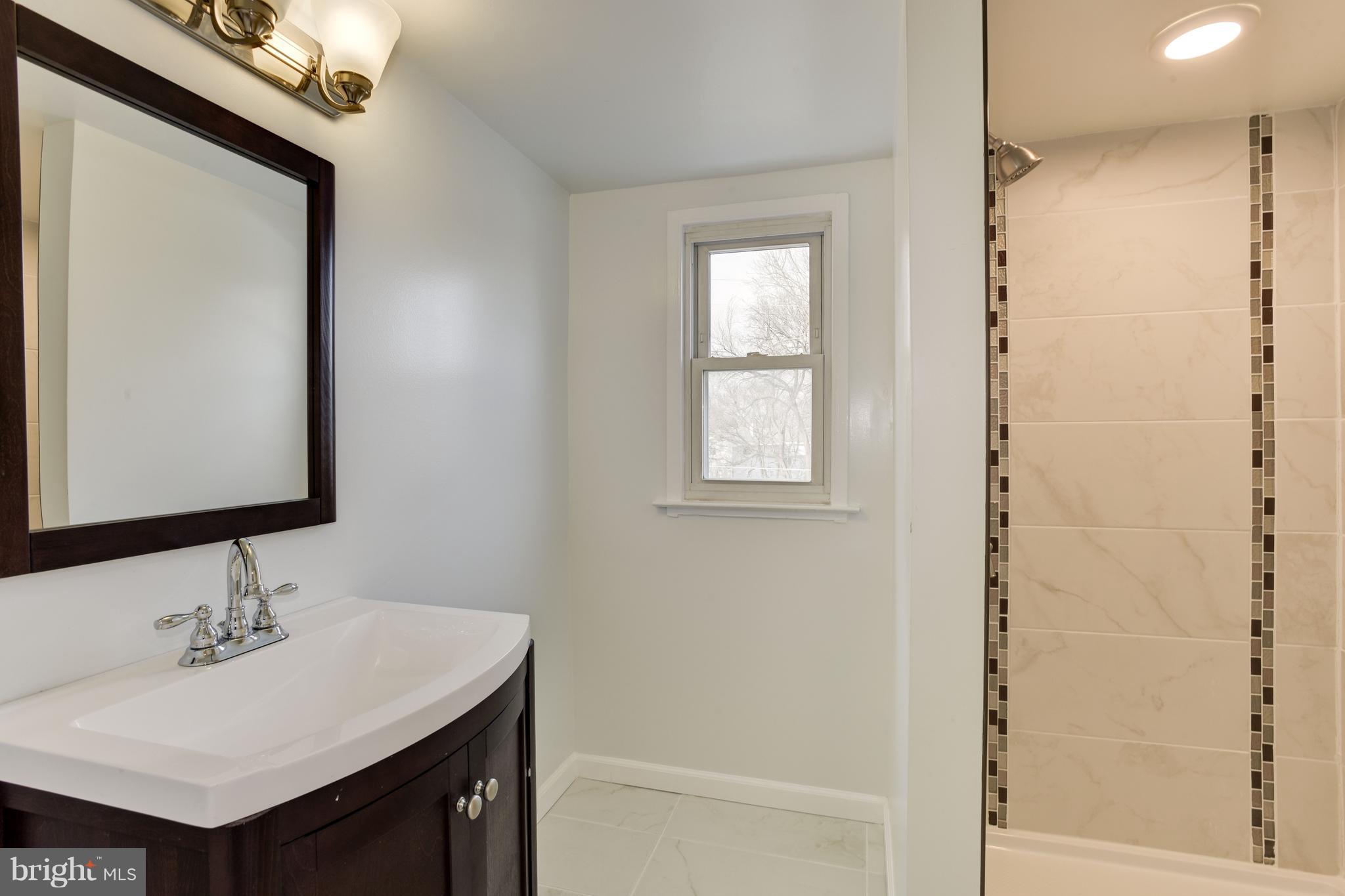 3400 Mayfair Road Baltimore, MD 21207 - Photo 20 of 27 upper level bath