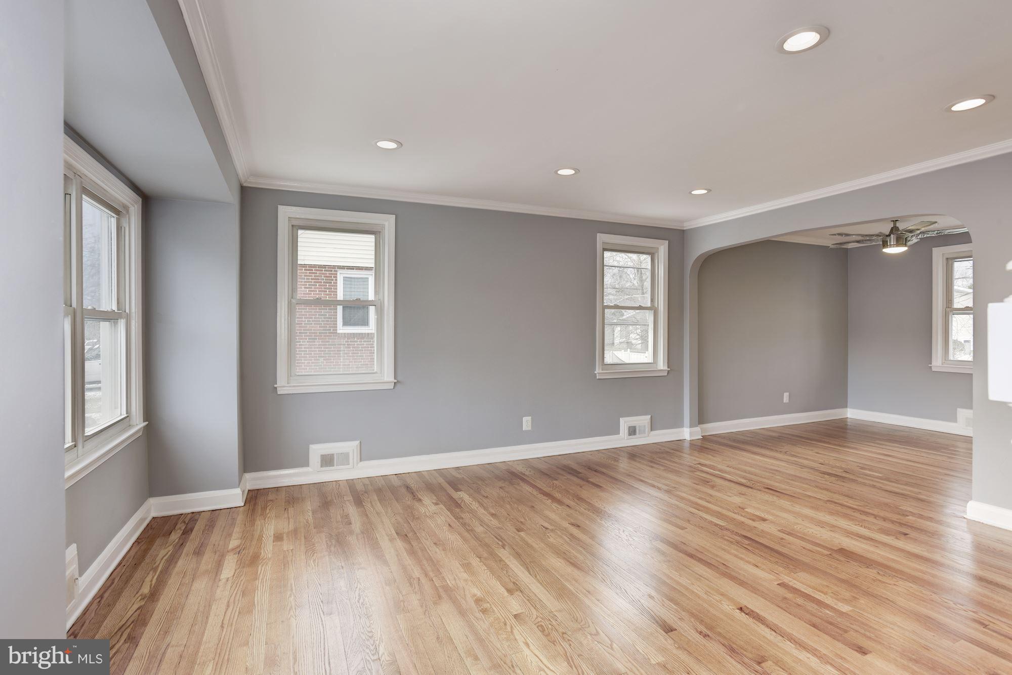 3400 Mayfair Road Baltimore, MD 21207 - Photo 4 of 27 Living Room