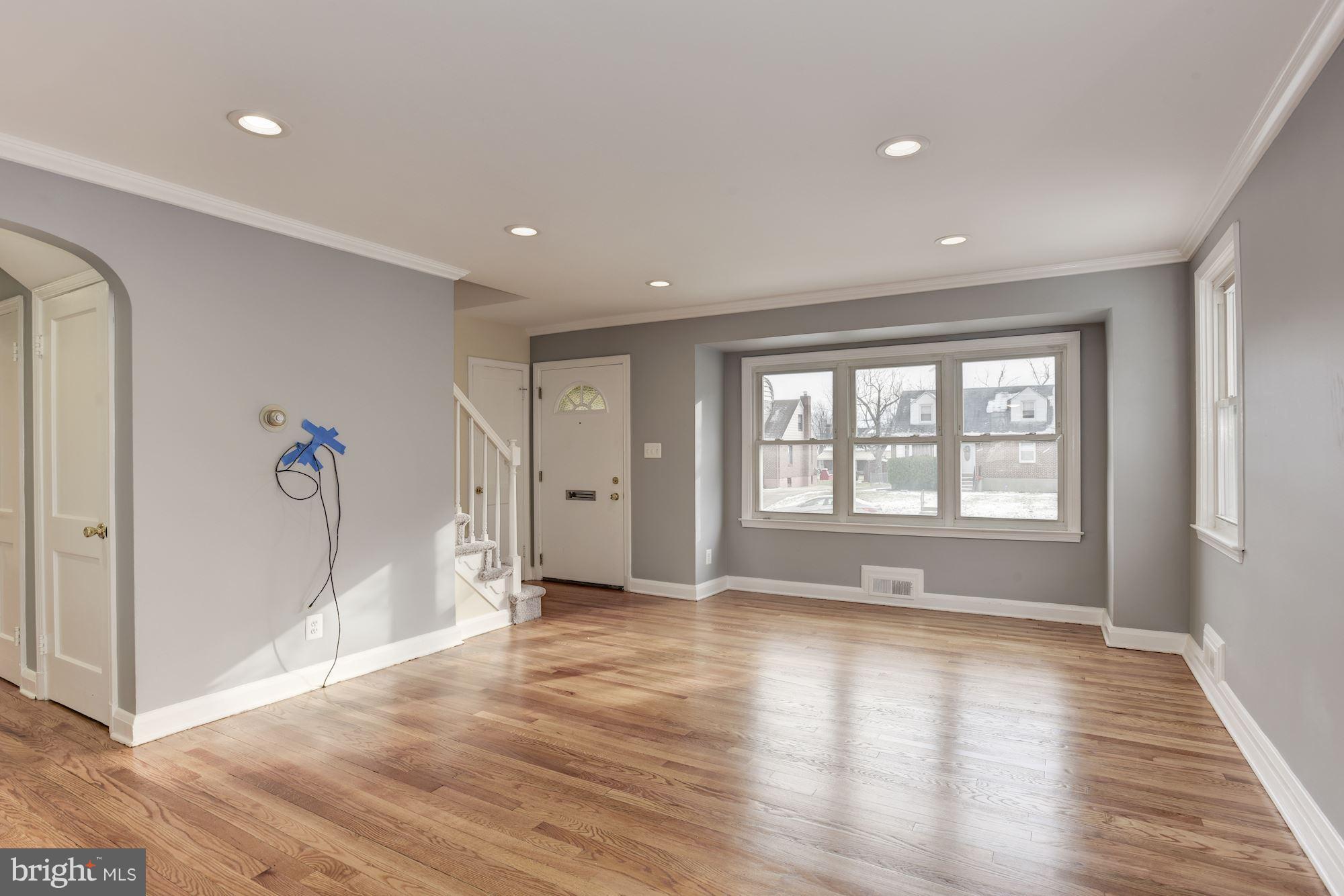 3400 Mayfair Road Baltimore, MD 21207 - Photo 6 of 27 Living Room