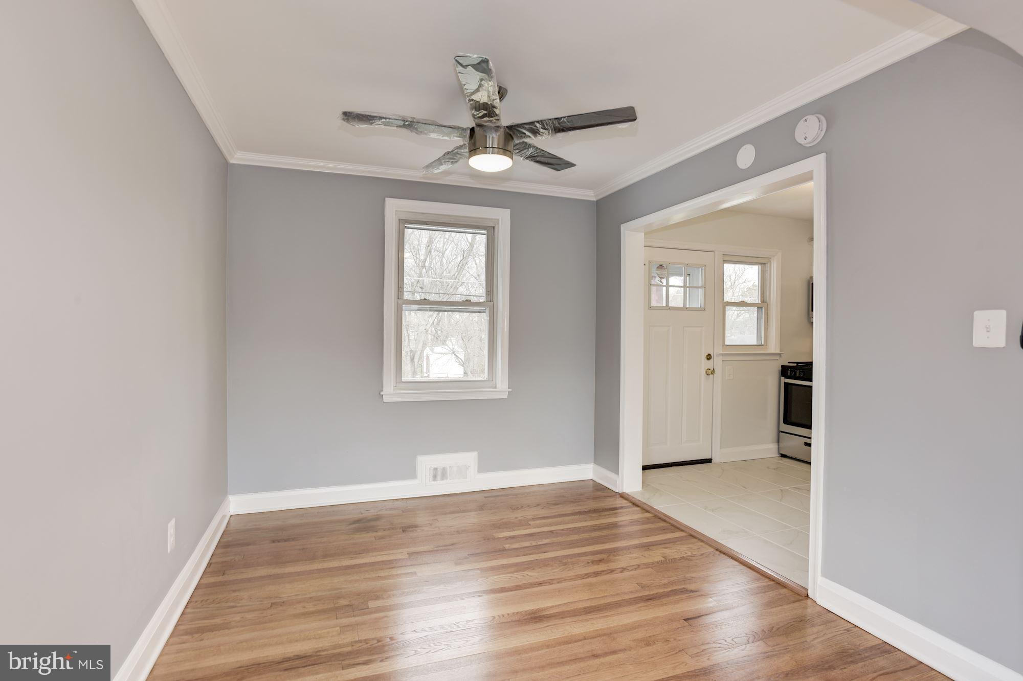 3400 Mayfair Road Baltimore, MD 21207 - Photo 8 of 27 Dining Room