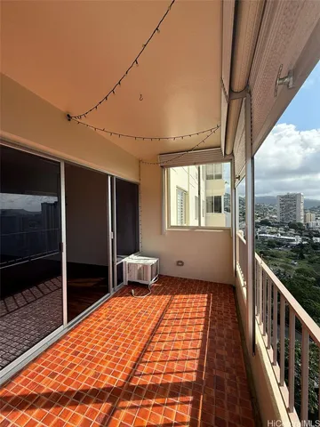$3,500 | 1001 Wilder Avenue, Unit 802, Honolulu, HI 96822