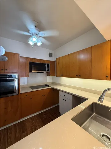 $3,500 | 1001 Wilder Avenue, Unit 802, Honolulu, HI 96822