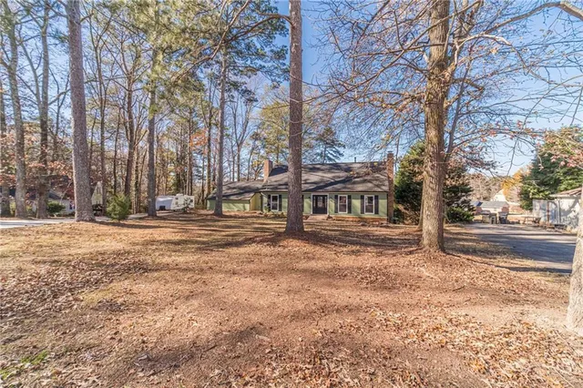 a front view of house with yard