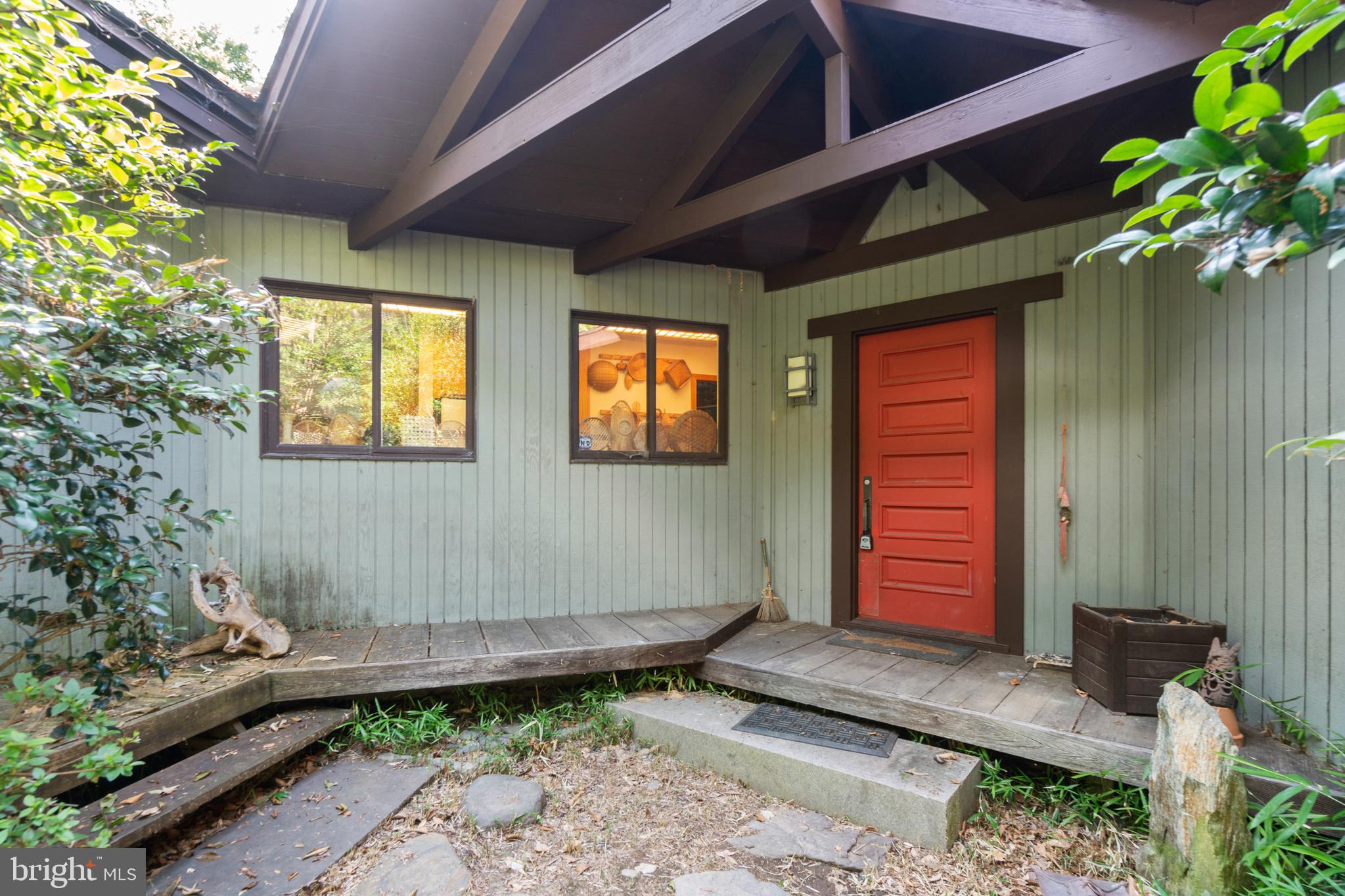 12211 Riverview Road Fort Washington, MD 20744 - Photo 2 of 45 architectural gem starting at the front entrance