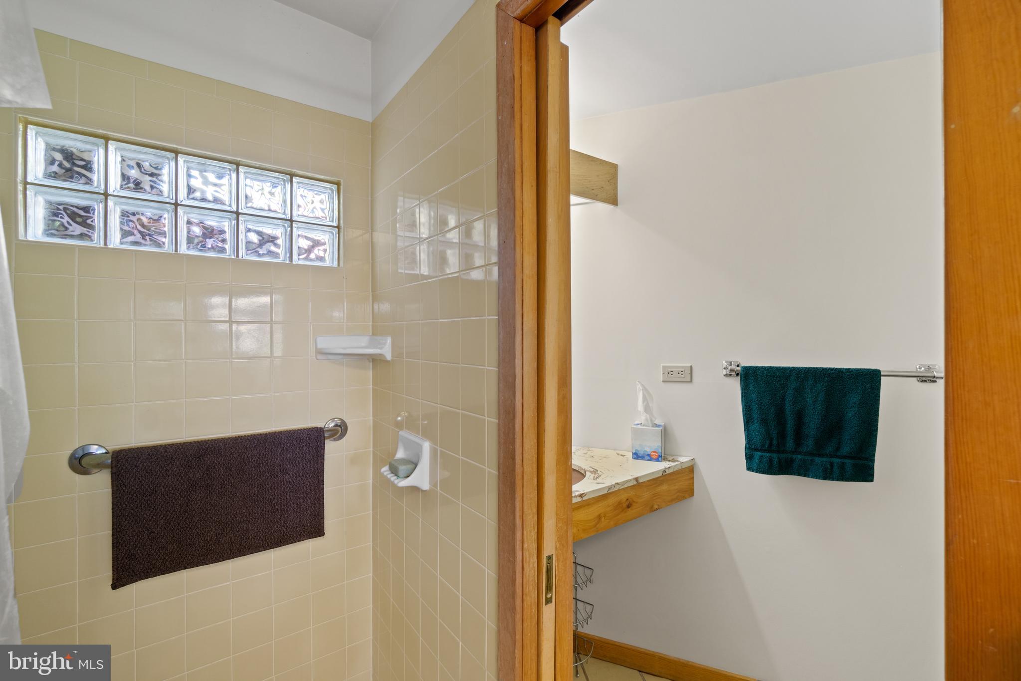 12211 Riverview Road Fort Washington, MD 20744 - Photo 20 of 45 en suite bath connected to artist studio