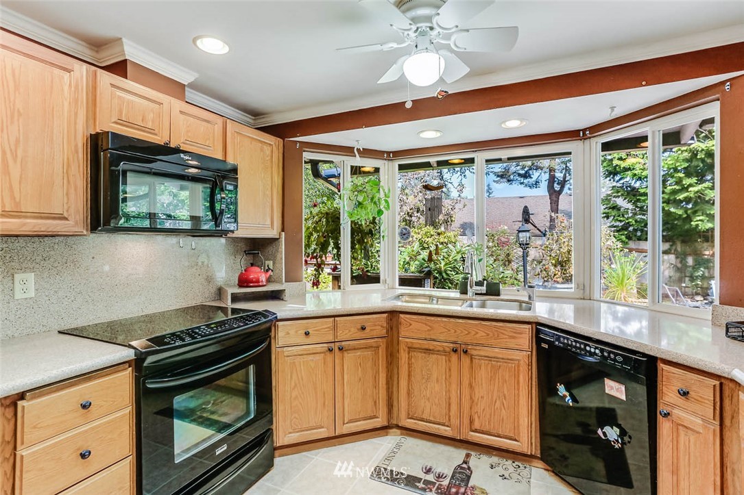 14666 Southeast 173rd Street Renton, WA 98058 - Photo 12 of 29 Gallery Image 12
