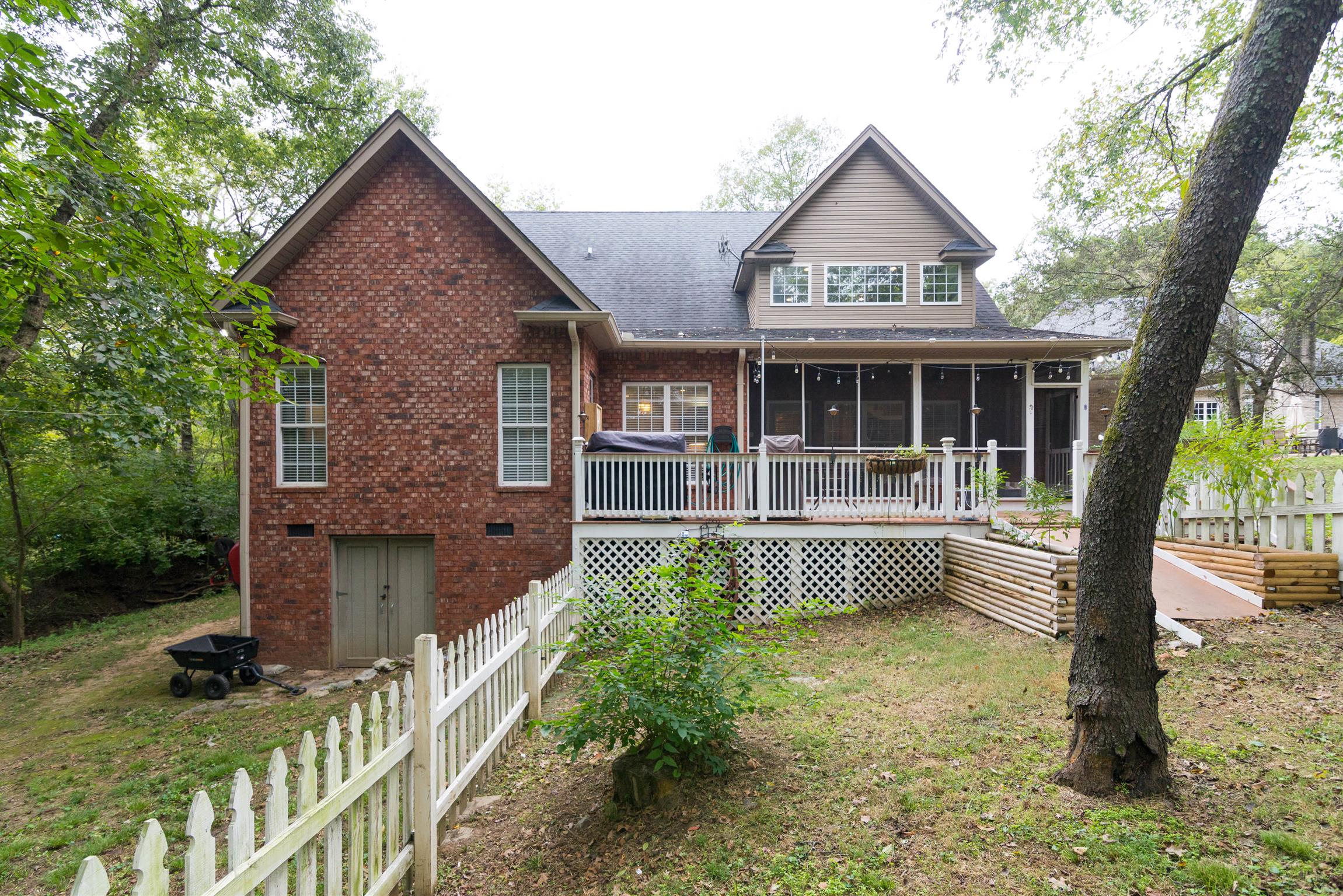 623 Tulip Grove Road Hermitage, TN 37076 - Photo 28 of 30 a front view of a house with garden