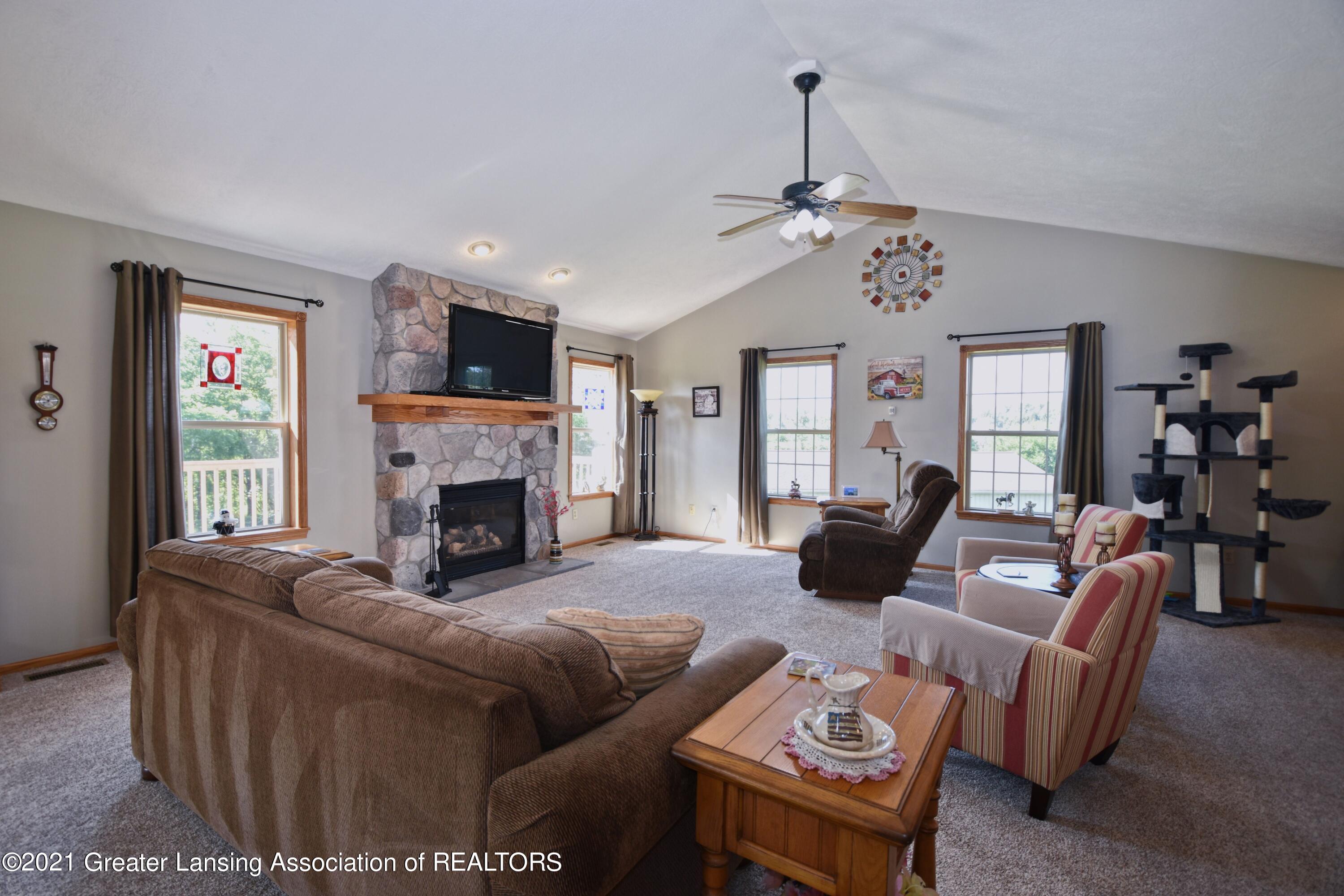 1165 South Ainger Road Charlotte, MI 48813 - Photo 8 of 52 5