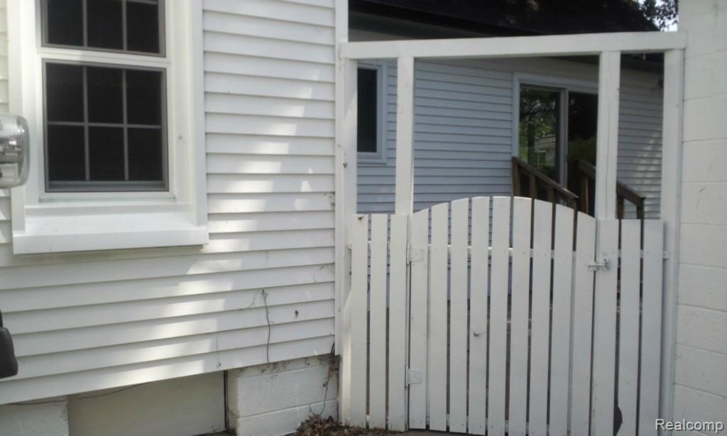 22030 Stephens Road St. Clair Shores, MI 48080 - Photo 6 of 36 2014-08-26 14.55