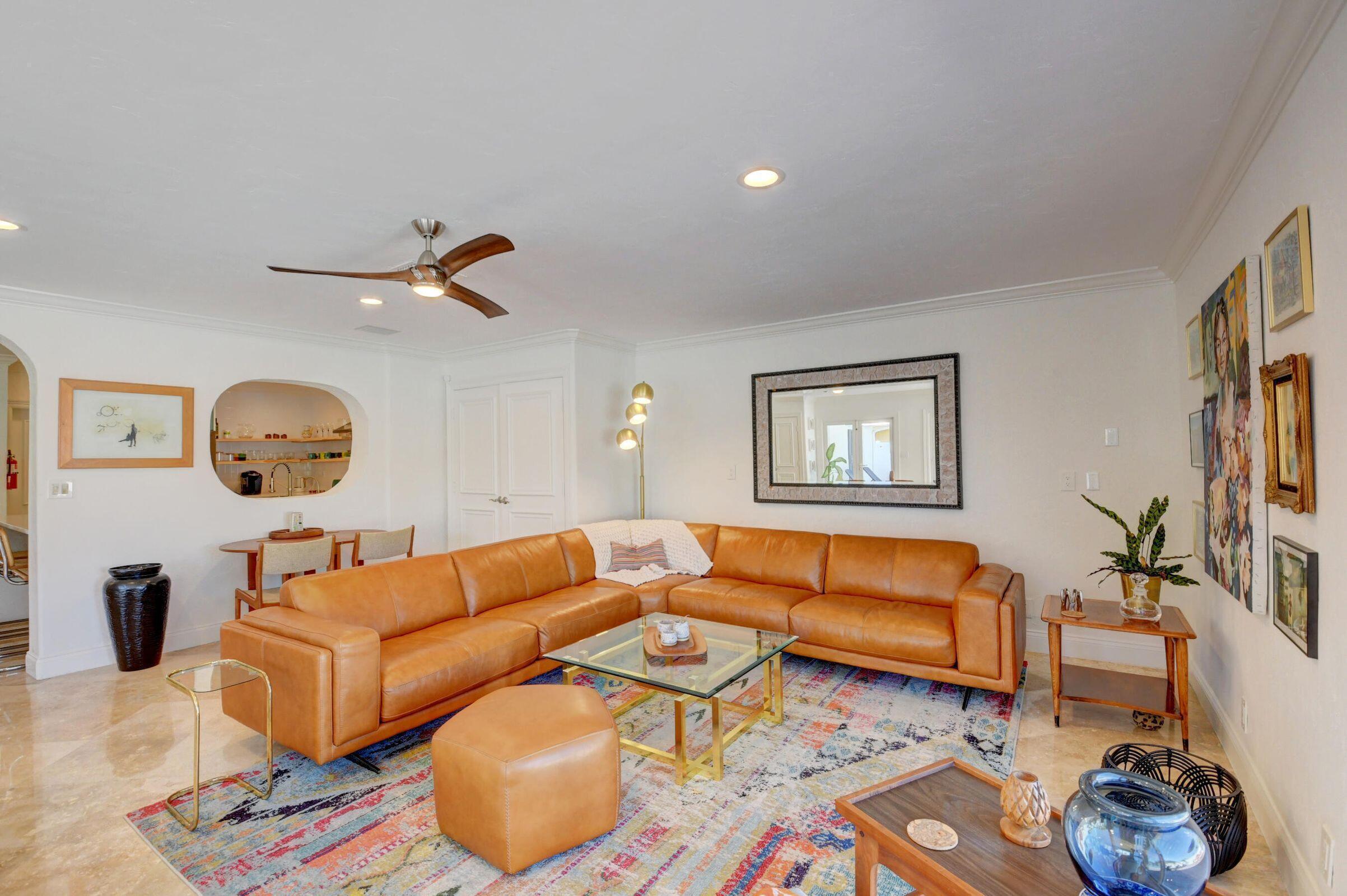 251 Northeast 2nd Circle Boca Raton, FL 33431 - Photo 5 of 16 Living area
