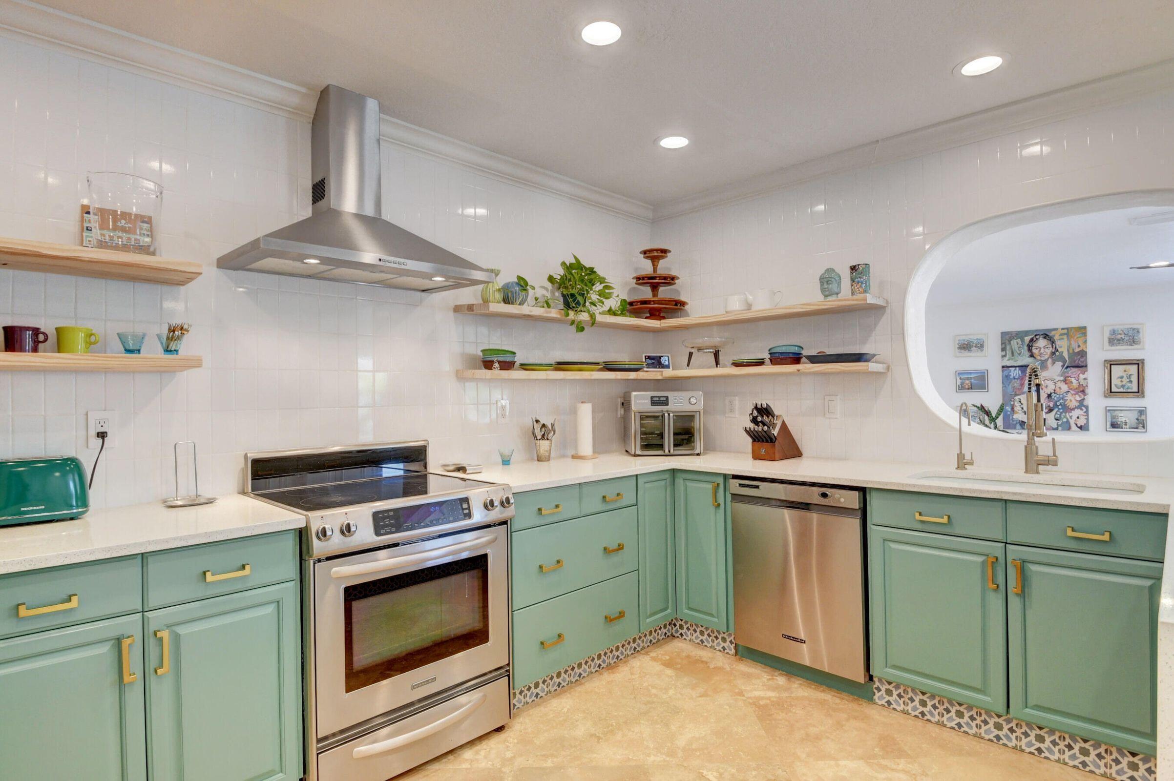 251 Northeast 2nd Circle Boca Raton, FL 33431 - Photo 7 of 16 Kitchen 2