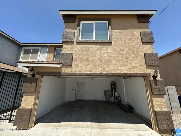 $2,049 | 2616 East Southgate Avenue, Unit 2, Phoenix, AZ 85040