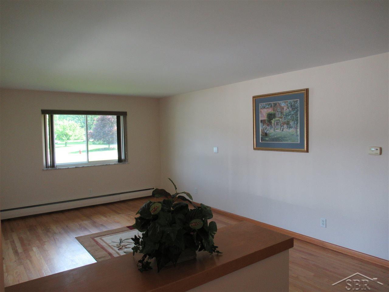 8635 North River Road Freeland, MI 48623 - Photo 5 of 18 Hardwood Floors