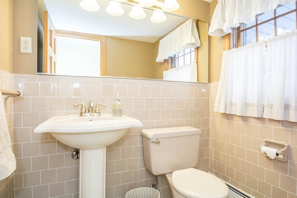 91 Whittier Road Reading, MA 01867 - Photo 26 of 30 Gallery Image 26