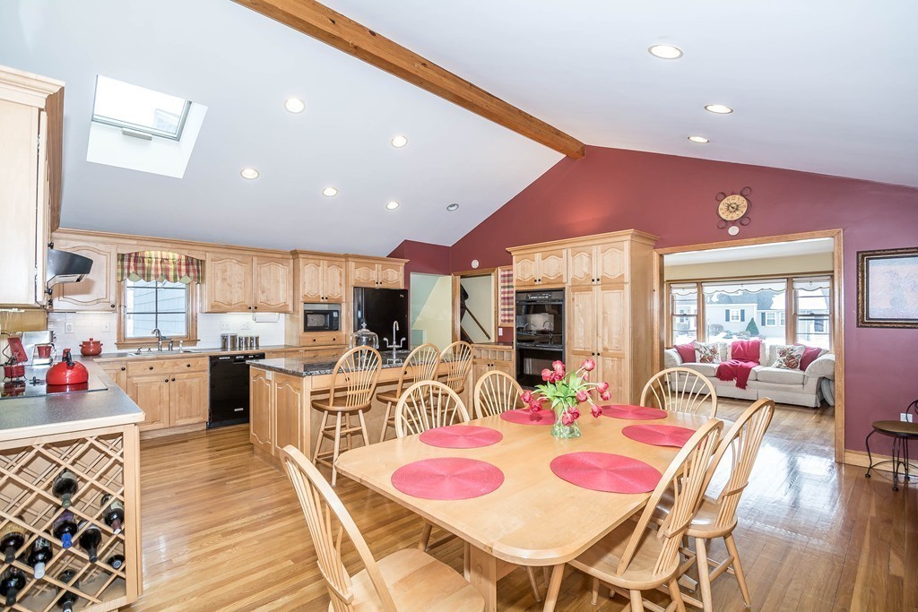 91 Whittier Road Reading, MA 01867 - Photo 3 of 30 Gallery Image 3