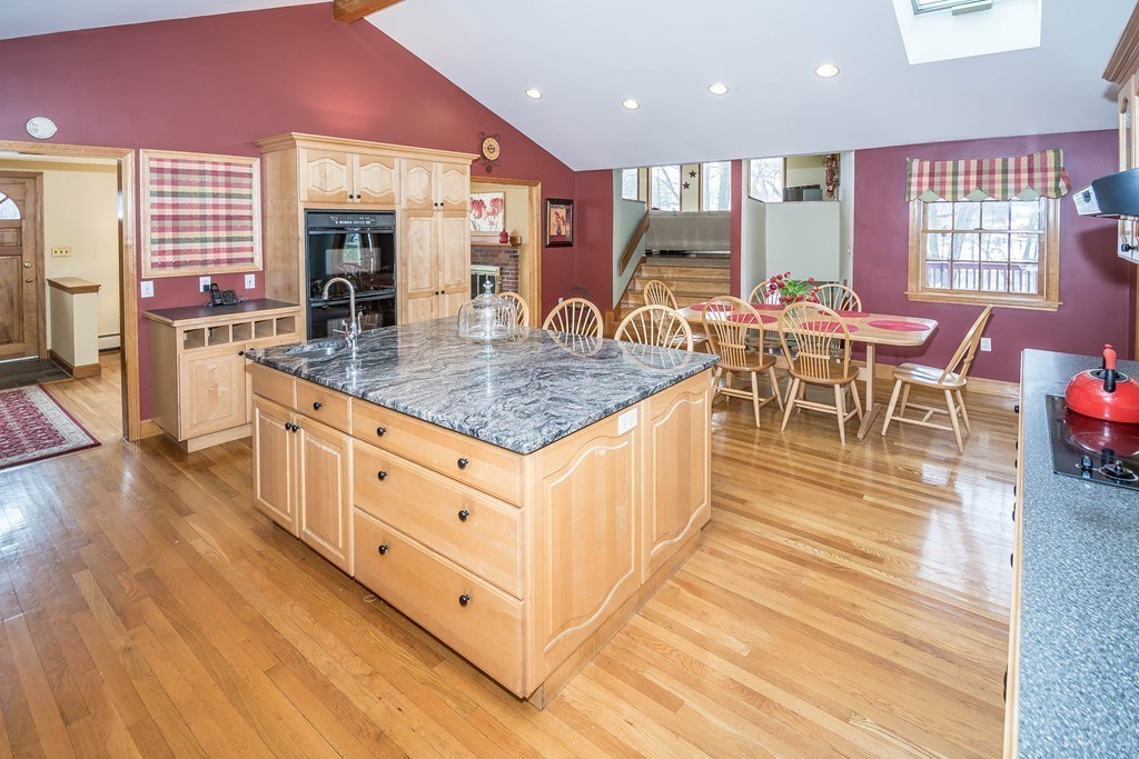 91 Whittier Road Reading, MA 01867 - Photo 4 of 30 Gallery Image 4