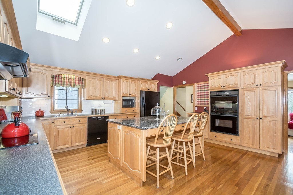 91 Whittier Road Reading, MA 01867 - Photo 5 of 30 Gallery Image 5