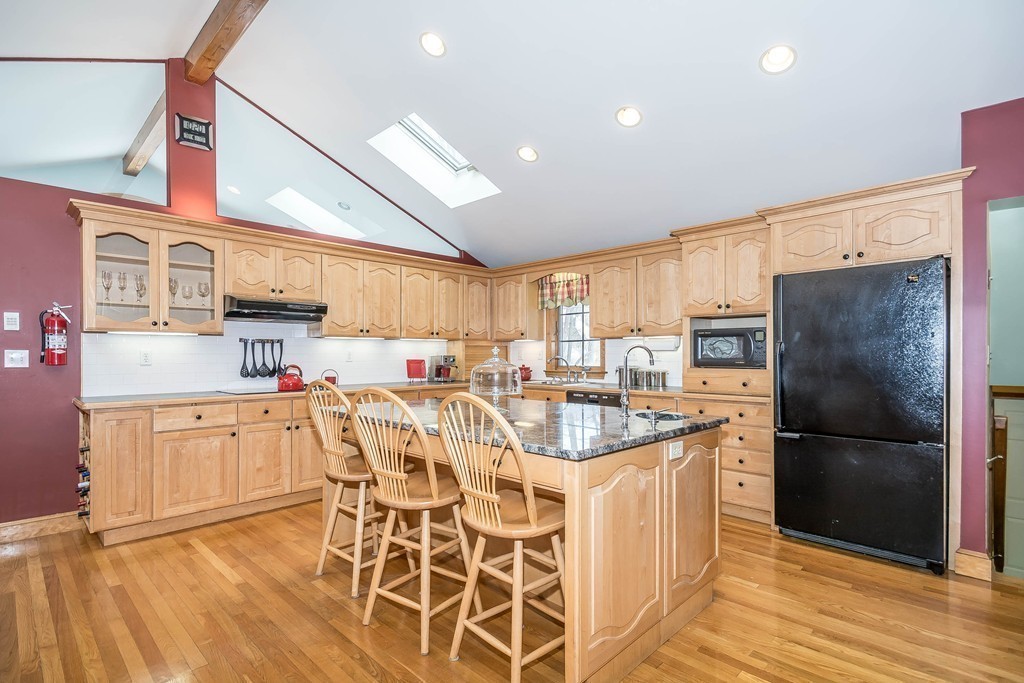 91 Whittier Road Reading, MA 01867 - Photo 6 of 30 Gallery Image 6