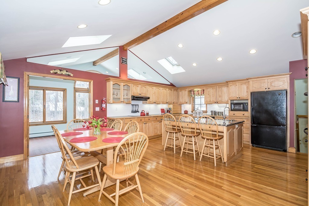91 Whittier Road Reading, MA 01867 - Photo 7 of 30 Gallery Image 7