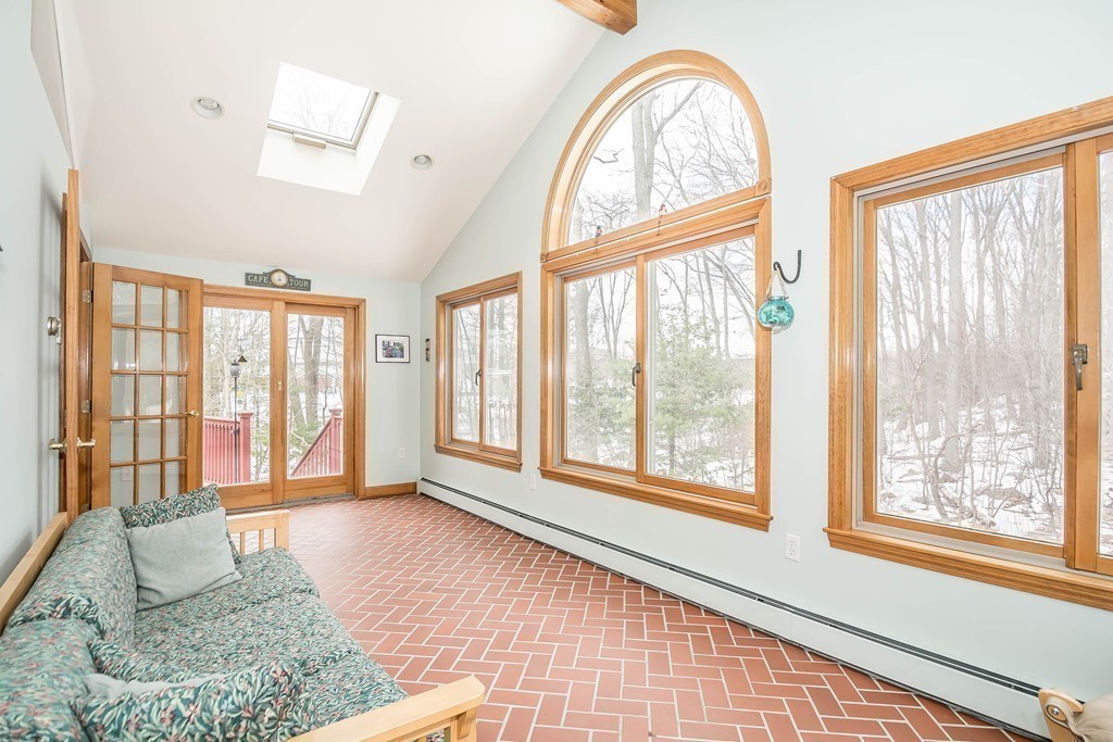 91 Whittier Road Reading, MA 01867 - Photo 9 of 30 Gallery Image 9