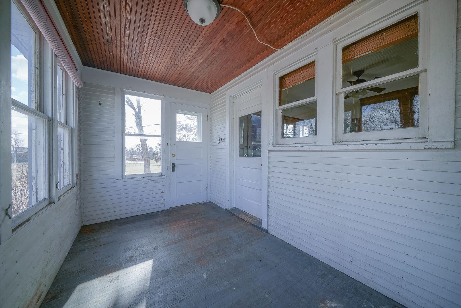 6259 North Pecatonica Road Pecatonica, IL 61063 - Photo 26 of 48 a view of an empty room with a window