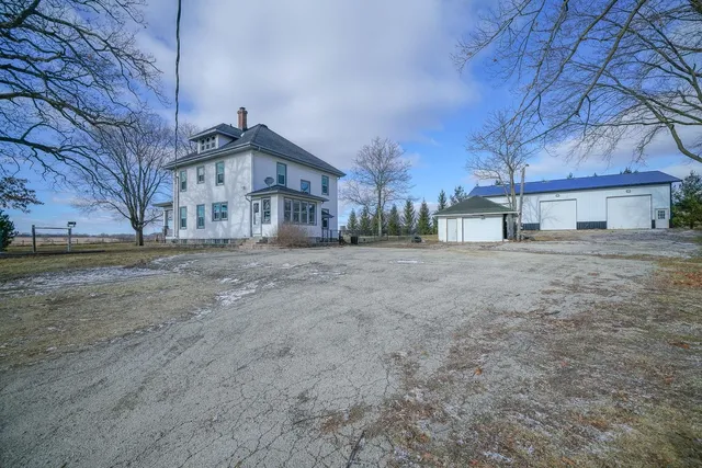 a front view of house with yard