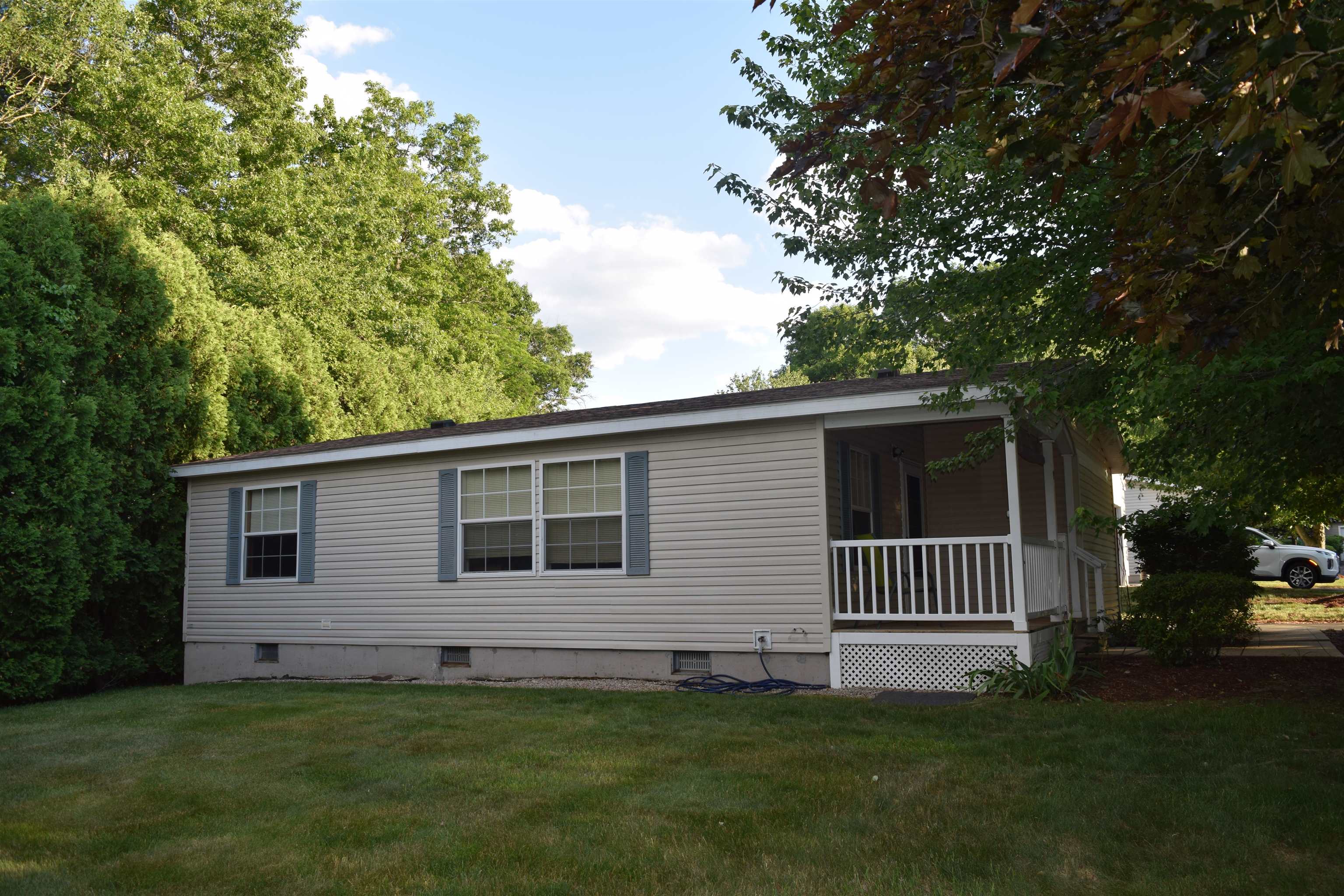 19 Harmony Way Manchester, NH 03104 - Photo 2 of 18