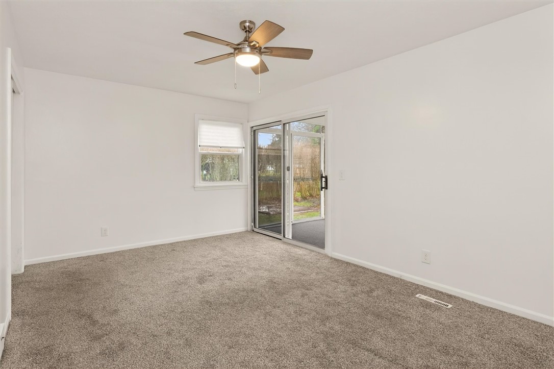 667 Hard Road Webster, NY 14580 - Photo 20 of 45