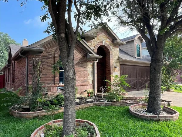 $2,975 | 1826 Long Bow Trail, Euless, TX 76040
