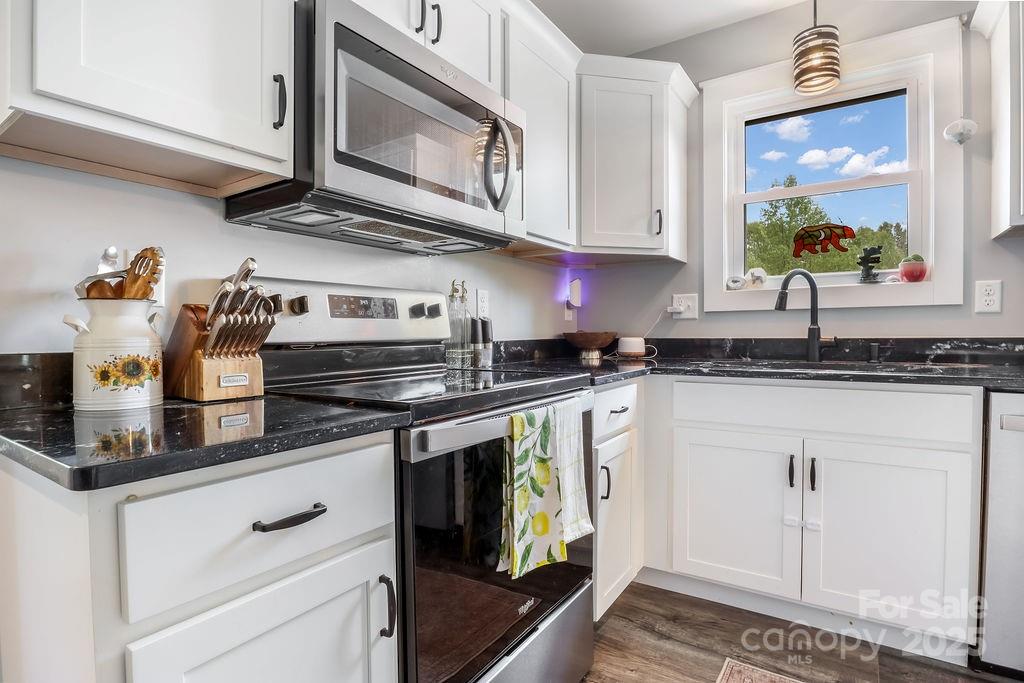 95 Walt Drive Hendersonville, NC 28792 - Photo 11 of 35