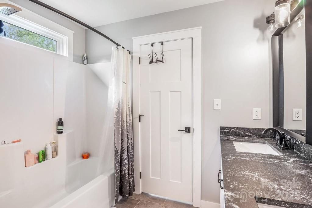 95 Walt Drive Hendersonville, NC 28792 - Photo 16 of 35