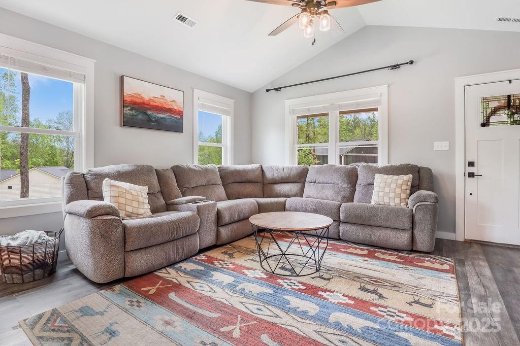 95 Walt Drive Hendersonville, NC 28792 - Photo 5 of 35