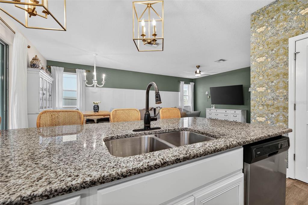 5833 Pummelo Lane Seminole, FL 33772 - Photo 13 of 41