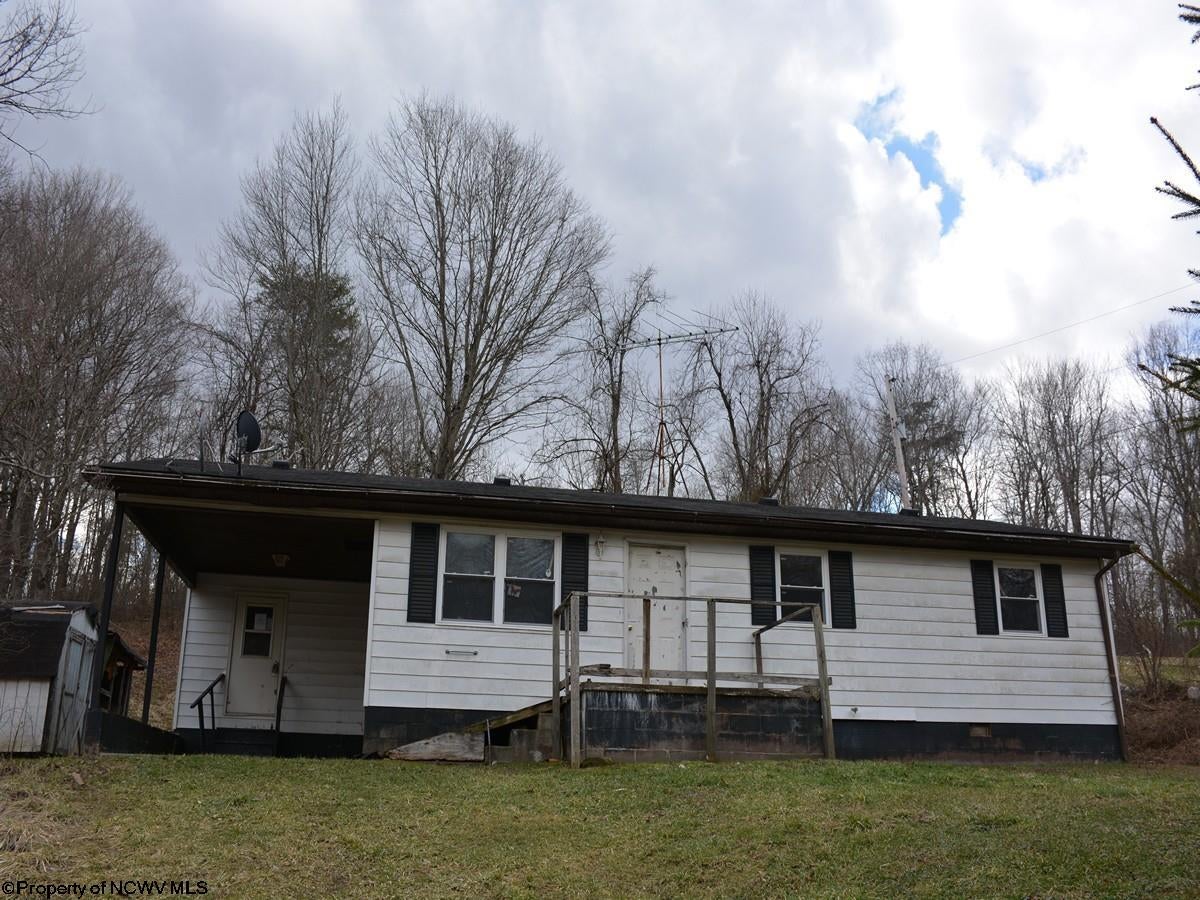 253 Bud Chattin Road Leon, WV 25123 - Photo 2 of 21 Gallery Image 2