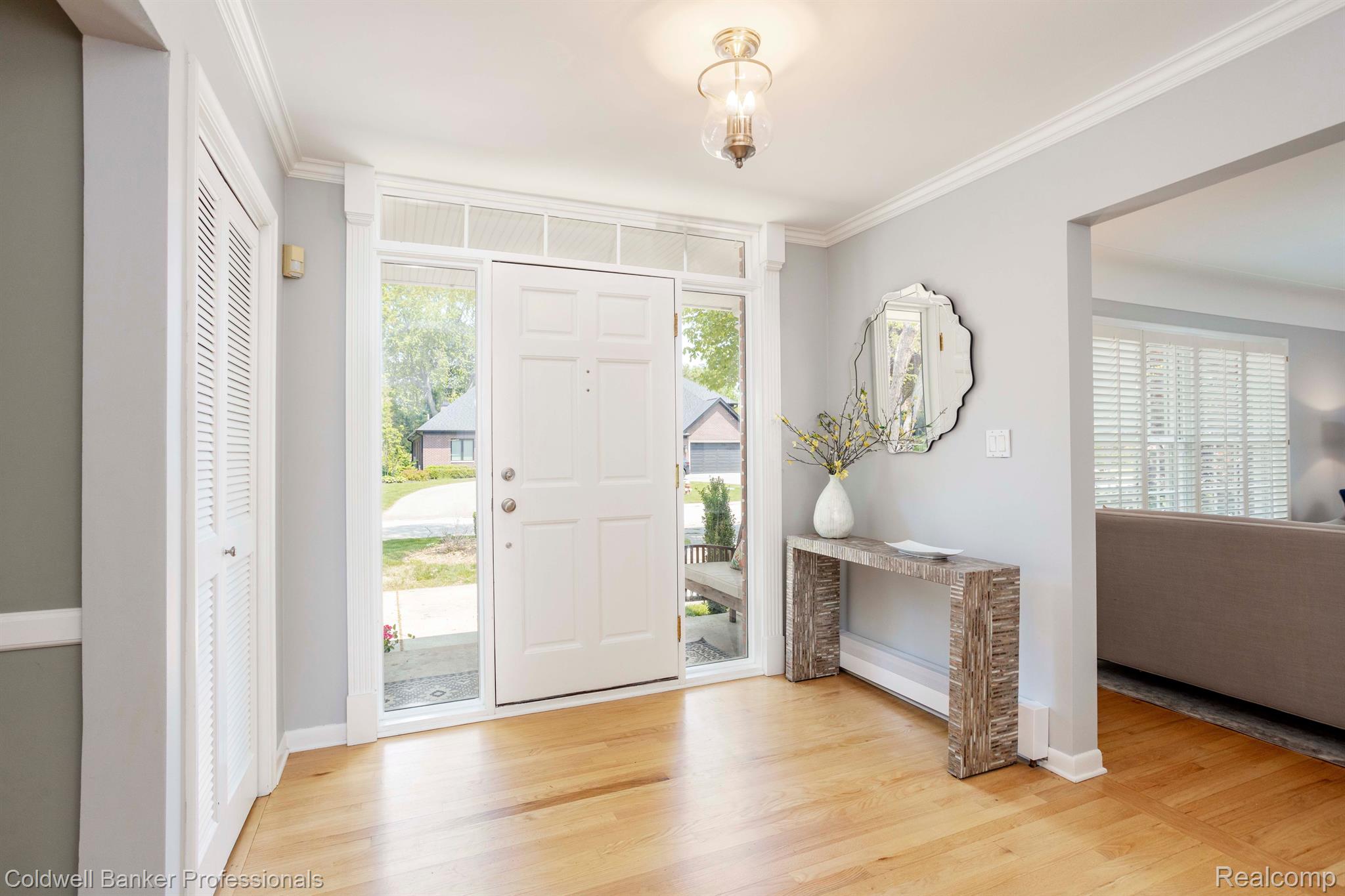 47 Stonehurst Road Grosse Pointe, MI 48236 - Photo 5 of 53 Gallery Image 5