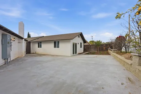 $1,479,000 | 1668-1672 Spanish Oak Place, El Cajon, CA 92019