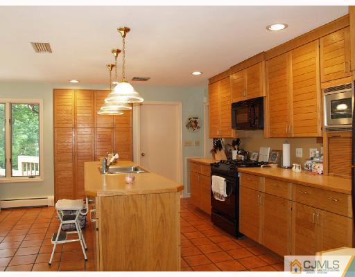 80 Ravine Drive Colonia, NJ 07067 - Photo 5 of 10 Gallery Image 5
