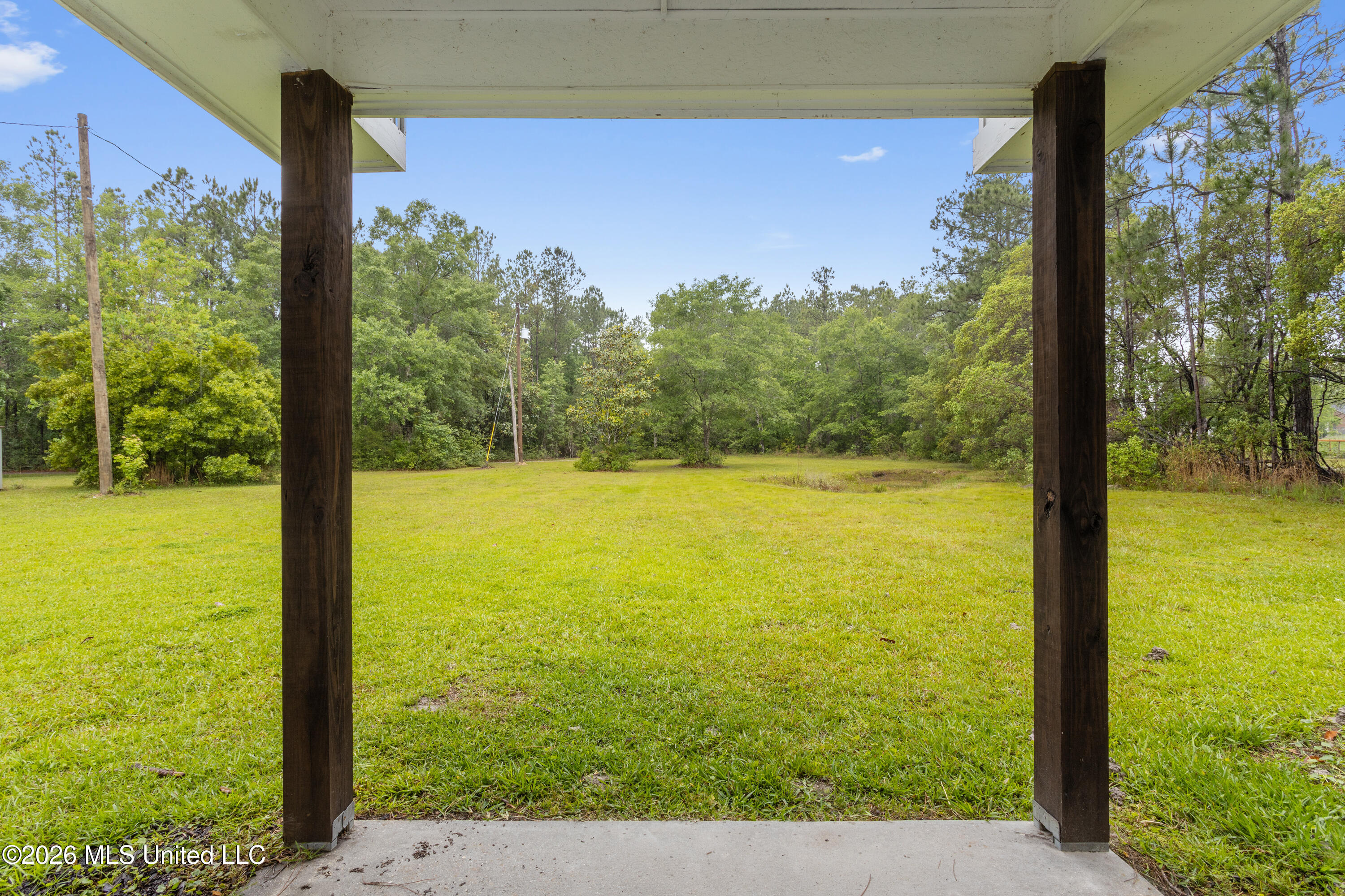 15380 Three Rivers Road Biloxi, MS 39532 - Photo 3 of 28 00003