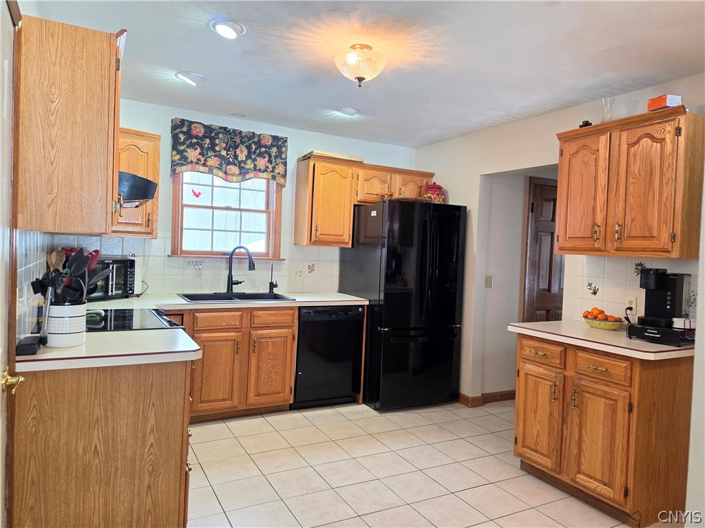 8033 Saltzman Road Vienna, NY 13308 - Photo 7 of 40