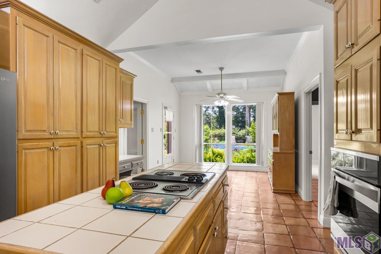 15826 Castle Ridge Baton Rouge, LA 70817 - Photo 12 of 41 Kitchen